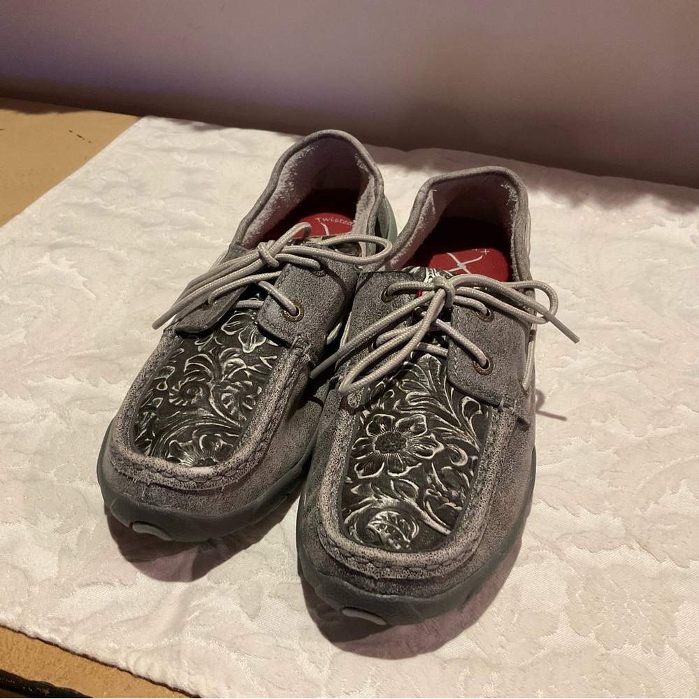 Twisted X Leather Scrolled Shoes EUC
